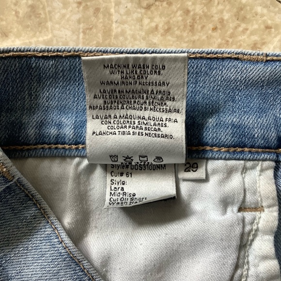 Wildfox Lara Mid-Rise Cut-Off Short in Nirvana Wash Size 29 - Picture 4 of 6